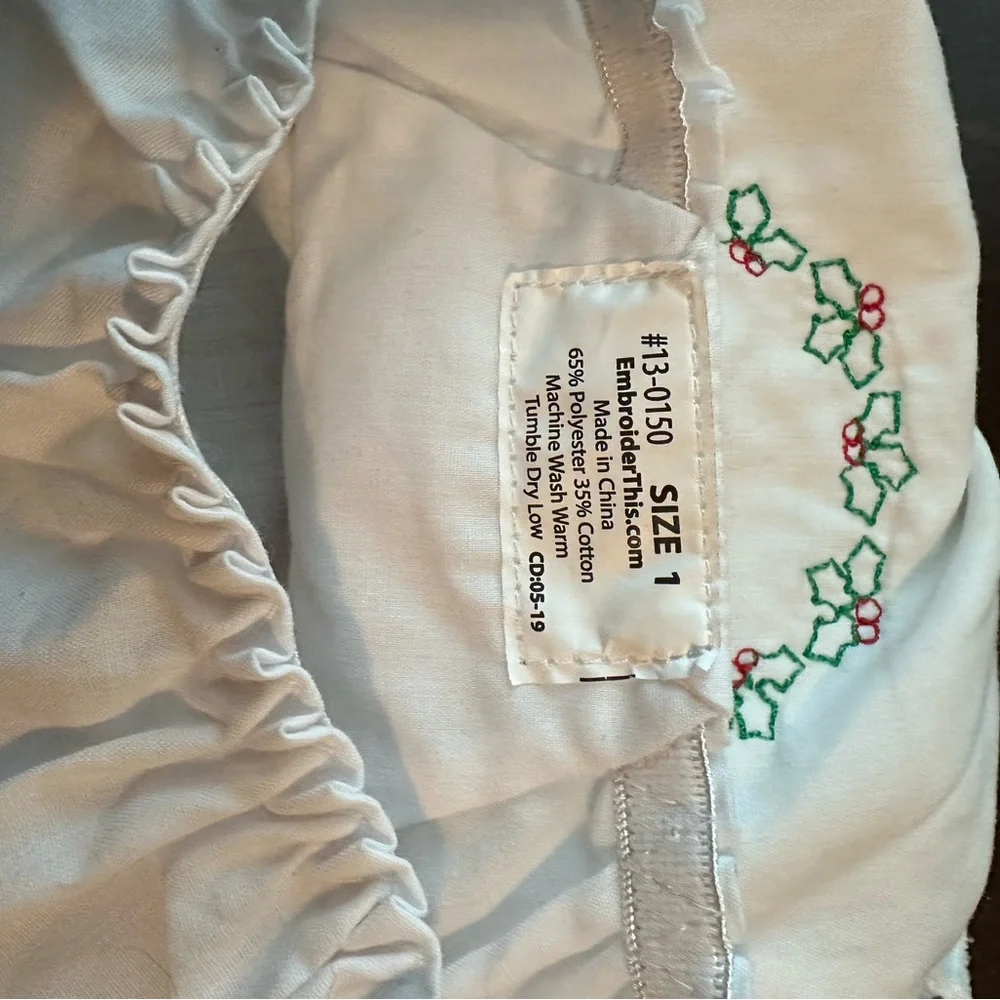Bloomers diaper cover, white with embroidered wreath